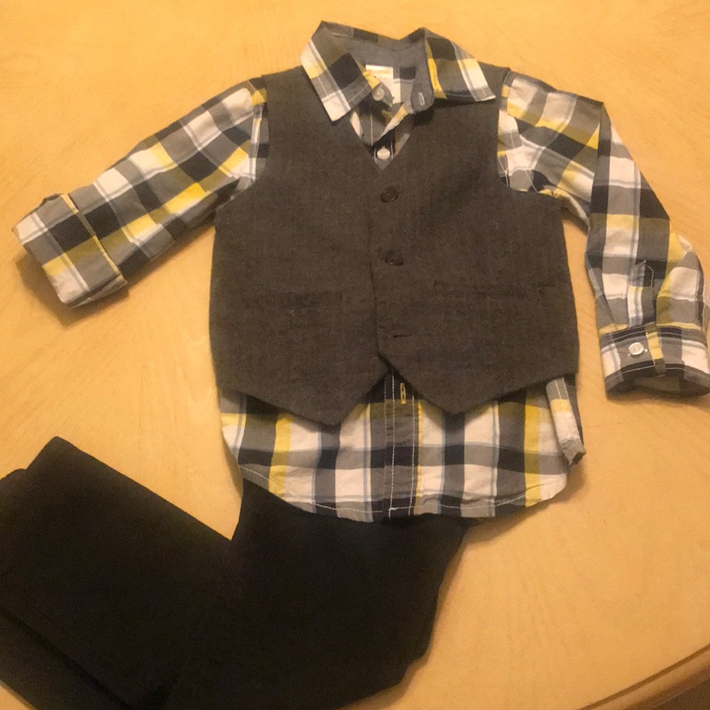 👦 Boys button down long sleeve shirt